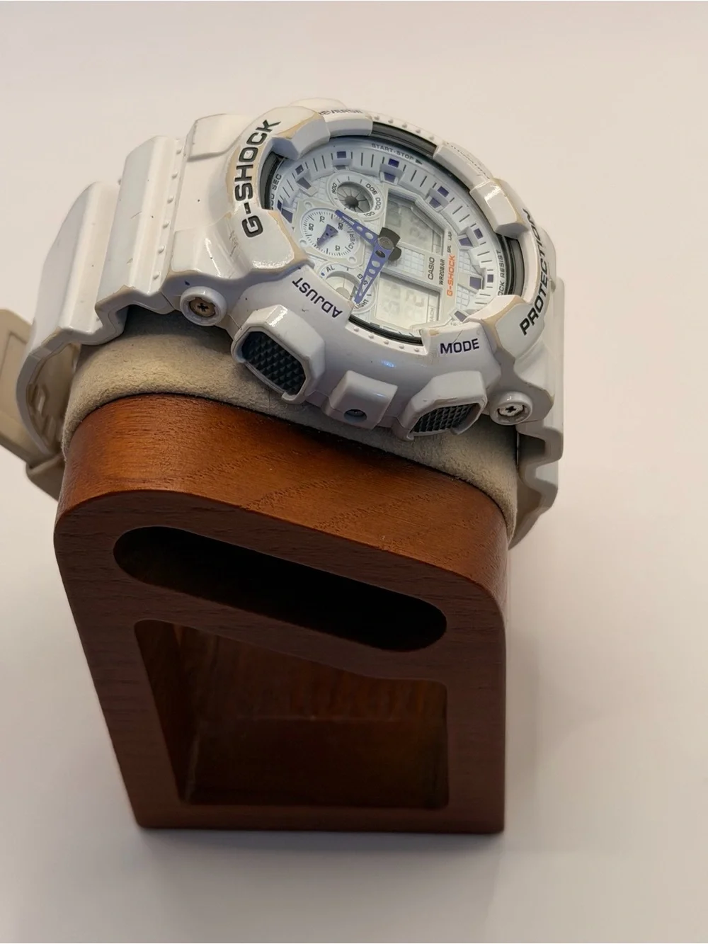 Casio‎ G-Shock GA-100A Digital & Analog.  White/blue 44mm, New Batteries